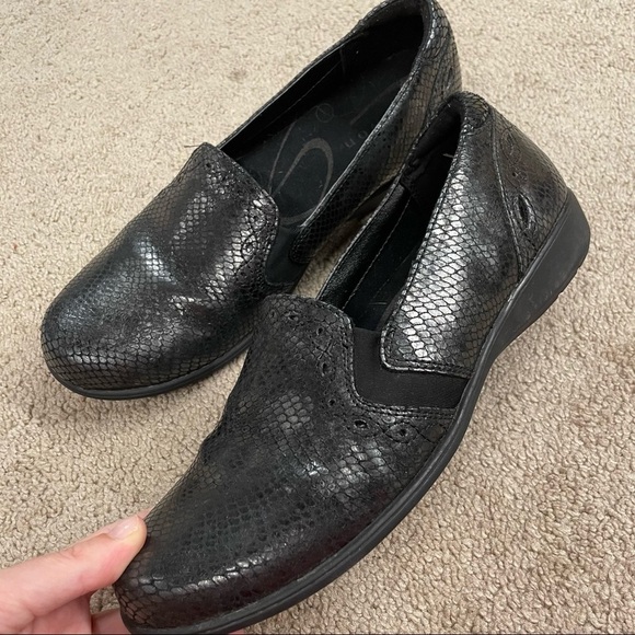 Aravon Adalyn Grey Reptile Loafer Women’s 9 Wide Slip on comfy leather shoes - Picture 5 of 10